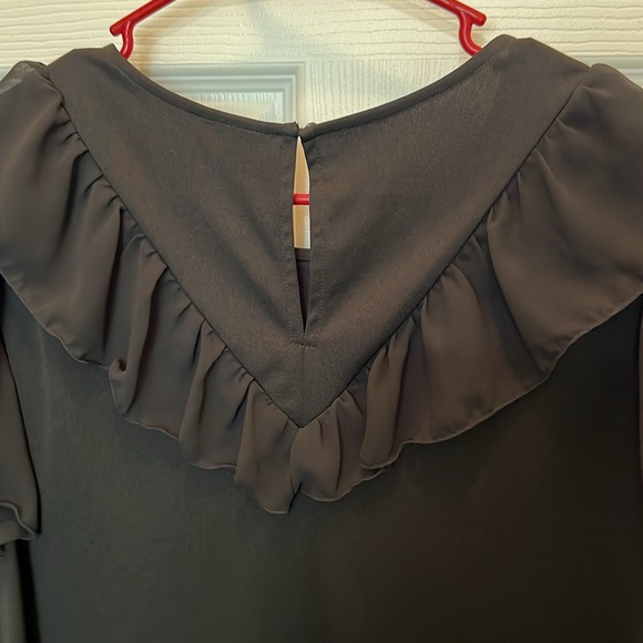 Worthington Womens Ruffle Black Blouse EUC - Picture 5 of 9
